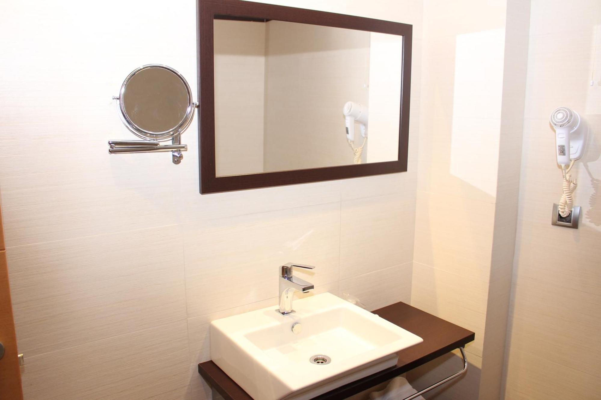 Hotel Ciutat D'암포스타 객실 사진