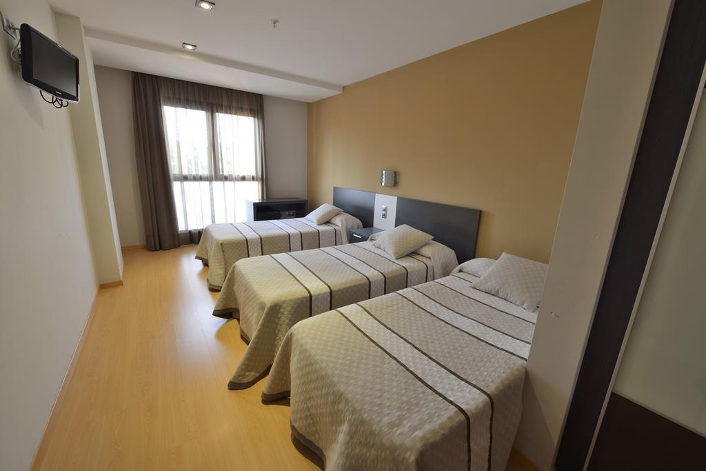 Hotel Ciutat D'암포스타 외부 사진
