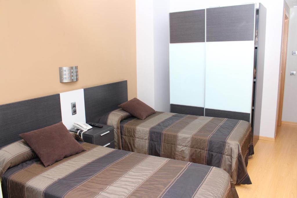Hotel Ciutat D'암포스타 외부 사진