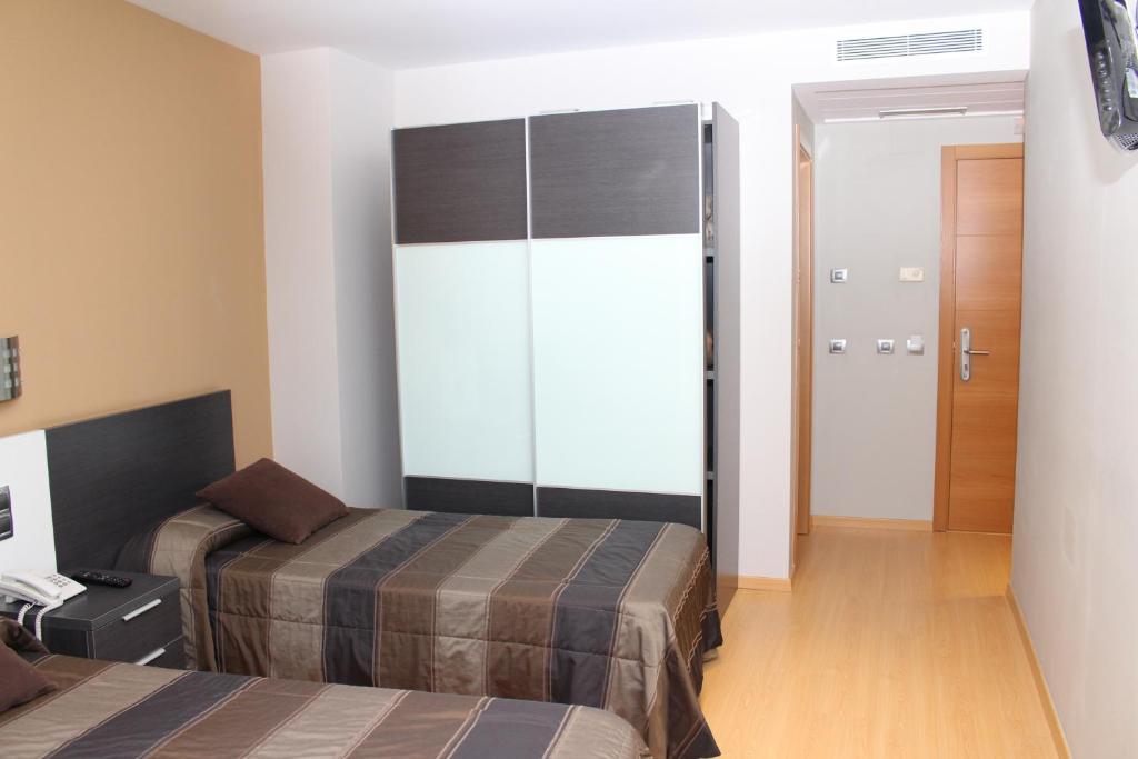 Hotel Ciutat D'암포스타 외부 사진
