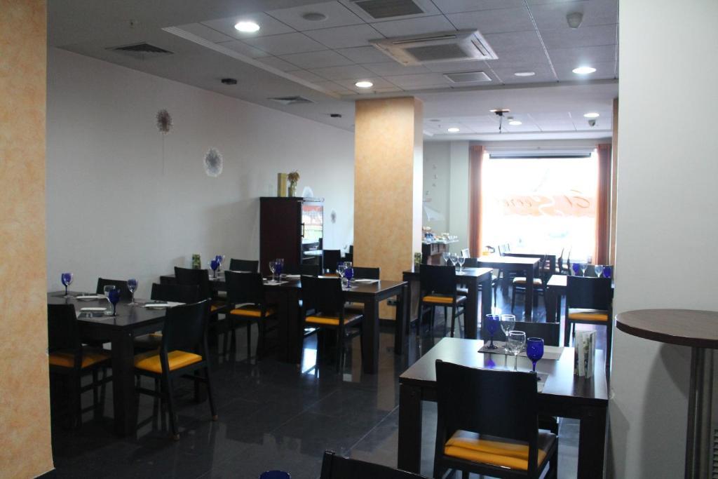 Hotel Ciutat D'암포스타 외부 사진