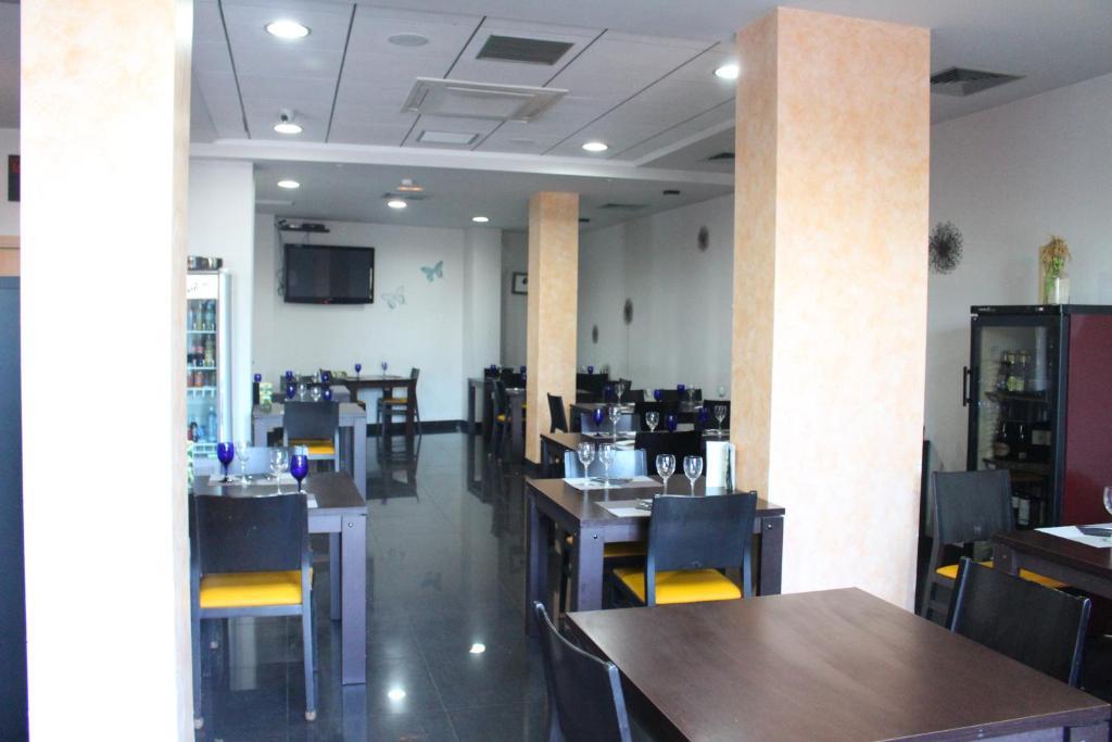 Hotel Ciutat D'암포스타 외부 사진